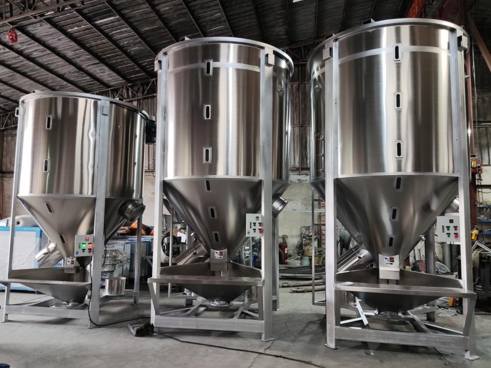 3 Plastic Mixers